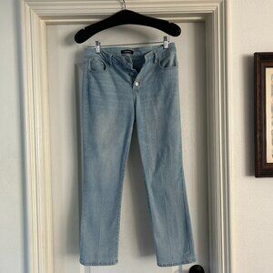 Women's d.jeans Size 6 light wash Length 26 in.